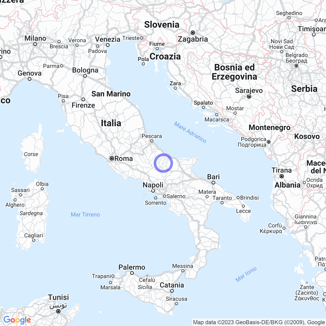 Scopri la bellezza di Campobasso: montagne, laghi e mare in un'unica provincia.