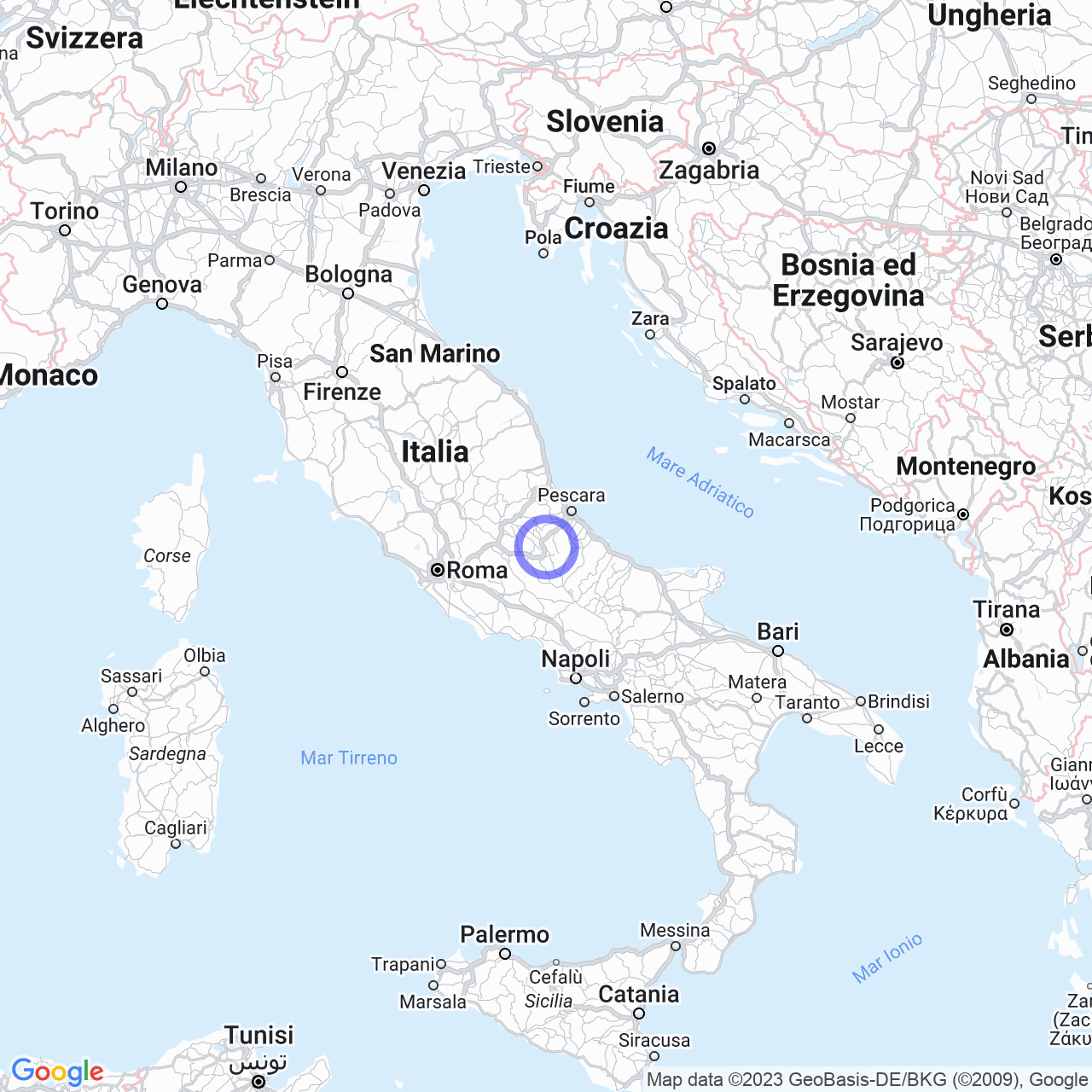 Scopri la provincia dell'Aquila: paesaggi mozzafiato, itinerari e parchi naturali.